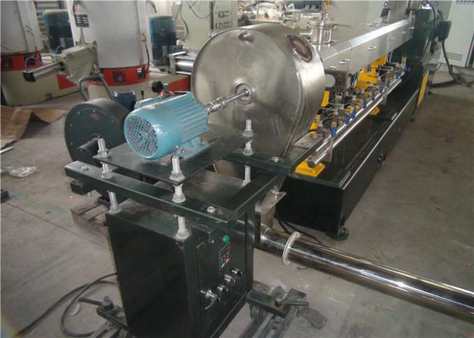 Horizontale Doppelschrauben-Plastikextruder-Maschine für hölzernen Plastikverbundwerkstoff
